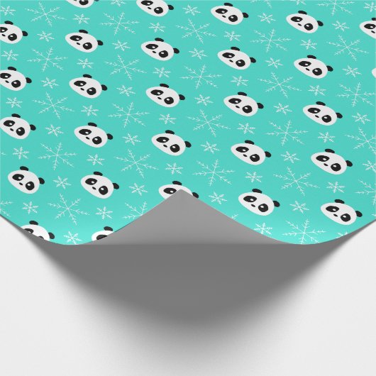 Turquoise - Schattigee panda's met sneeuwvlokken Cadeaupapier (Hoek)