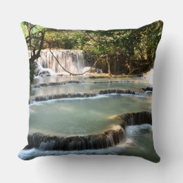 Turquoise shard at Tat Kuang Si Kussen