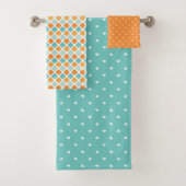 Turquoise sinaasappels harten vierkant retro patro bad handdoek (Insitu)