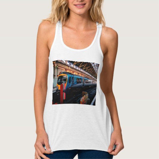 Turquoise trein, op de sporen tanktop (Voorkant)