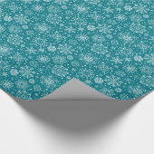 Turquoise & White Abstract kerstsnowflakes Cadeaupapier (Hoek)
