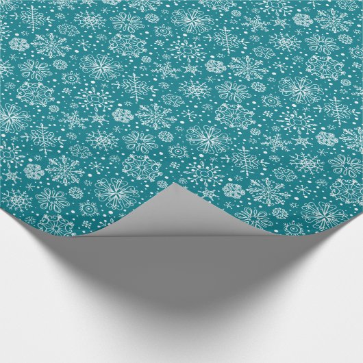Turquoise & White Abstract kerstsnowflakes Cadeaupapier (Hoek)