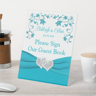 Turquoise, wit, zilveren liefdesharten bruiloft reclamebord met voetstuk