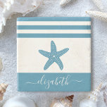 Turquoise zeesterren strand huis script naam  stenen onderzetter<br><div class="desc">Voel de kustvibes en ontspan met uw favoriete drankje, terwijl u uw meubels beschermt, met dit prachtige, chique, eenvoudige, , aangepaste monogram naam stenen onderzetter. Een grafische, blauwgroen blauwe zeester bedekt een witte achtergrond met een accent op nautische blauwgroen blauwe strepen. Personaliseer met jouw naam. Maakt elke keer dat u...</div>