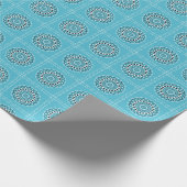 Turquoise, zwart-wit Mandala Kaleidoscope Cadeaupapier (Hoek)