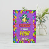 Turtle Unique Gepersonaliseerde Verjaardag Nodig K Kaart (Staand voorkant)