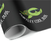 Turtley Cool Guy Funny Turtle Pun Dark BG Cadeaupapier (Rol Hoek)