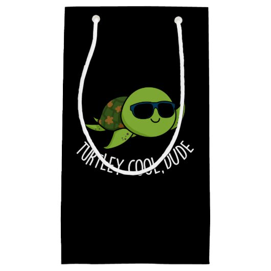 Turtley Cool Guy Funny Turtle Pun Dark BG Klein Cadeauzakje (Voorkant)