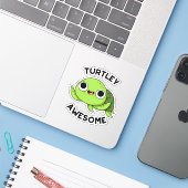 Turtley Geweldige Funny Turtle Pun Sticker (Laptop met iPhone)