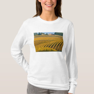 Tuscania-uitziende Black Walnut Inn boven de T-shirt