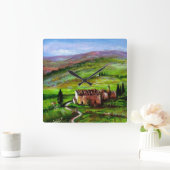 TUSCANY LANDSCAPE MET GROENE HILLEN VIERKANTE KLOK (Huis)