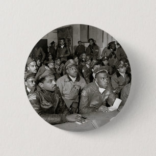Tuskegee Airmen tijdens de Briefing van de Tweede  Ronde Button 5,7 Cm