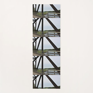 Tussen de Bars van Roest Yogamat
