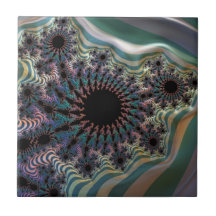 Tussen de keramische flacon met vouwen