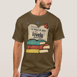 Tussen de pagina's van het boek is een mooie plek t-shirt