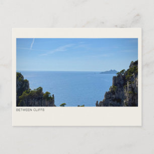 TUSSEN KLIPPEN — Zee- en kustklif fotografie Briefkaart