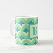 Tuurblauw en blauwe geometrische patroonmonogram koffiemok (Voorkant links)