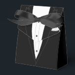 Tuxedo Bedankdoosjes<br><div class="desc">Dit smoking ontwerp is geweldig voor degenen die op zoek zijn naar formele geschenkdozen. Geweldig voor bruidegoms,  vrijgezellen en verlovingsfeesten of afstuderen.</div>