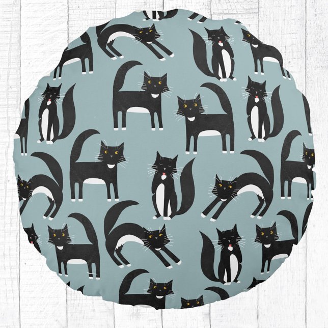 Tuxedo Black en White Cats Rond Kussen (Black and white tuxedo cat pillow)