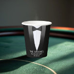Tuxedo Bruiloft De Groom Bachelor Party Paper Cup Papieren Bekers<br><div class="desc">Voeg de naam van de bruidegom toe aan deze eigenzinnige zwarte tux geïnspireerde papieren beker en de datum van zijn vrijgezellenfeest en vul met bier (of frisdrank) Geschikt voor alle partijen die een zwarte smoking papieren beker nodig hebben.</div>