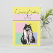Tuxedo Cat Cats Gele Verjaardag Uitnodiging (Staand voorkant)
