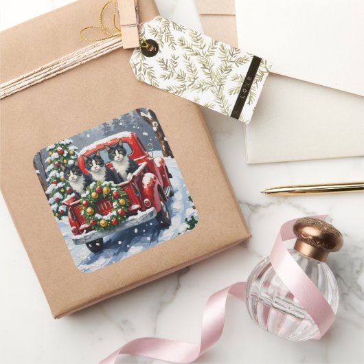 Tuxedo Cat Christmas Red Truck Holiday Vierkante Sticker (Geschenken)