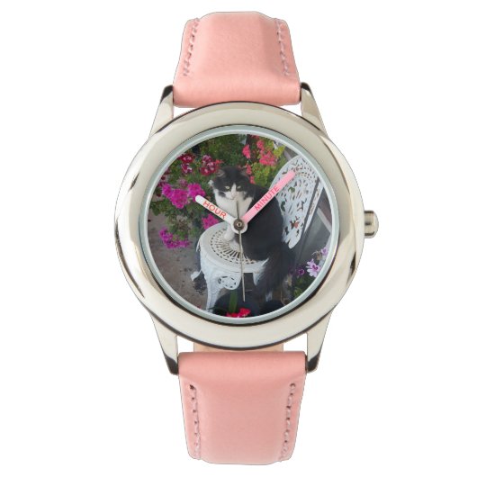 Tuxedo Cat Cute with Pretty Flowers Black Cats Horloge (Voorkant)