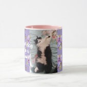 Tuxedo Cat Funny Happy Dance Birthday Mok Paars (Midden)