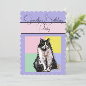 Tuxedo Cat Katten Paarse Verjaardagsfeest Uitnodig Kaart (Staand voorkant)
