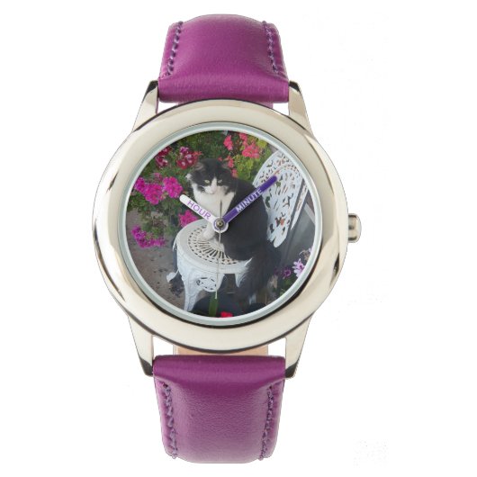 Tuxedo Cat Maroon Dark Pink Cats and Flowers Horloge (Voorkant)