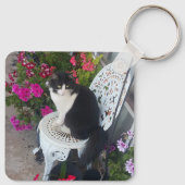 Tuxedo Cat Maroon Dark Pink Cats and Flowers Sleutelhanger (Achterkant)
