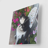Tuxedo Cat Maroon Dark Pink Cats and Flowers Vierkante Klok (Hoek)