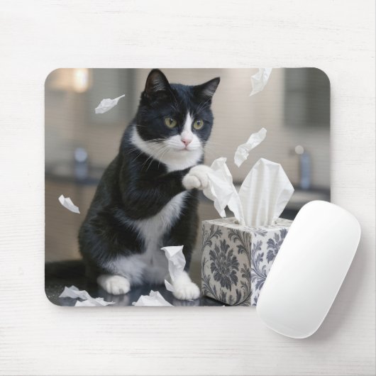 Tuxedo Cat Playing with a Tissue Box Muismat (Met muis)