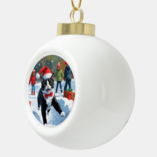 Tuxedo Cat Running in Snow met kerst Pet Keramische Bal Ornament (Rechts)