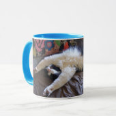 Tuxedo Cat Schattige tijdens een Mexicaanse golf Mok (Voorkant links)