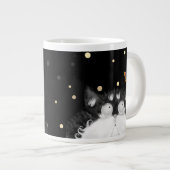 Tuxedo Cat Veroverd door Dragonfly Grote Koffiekop (Voorkant rechts)