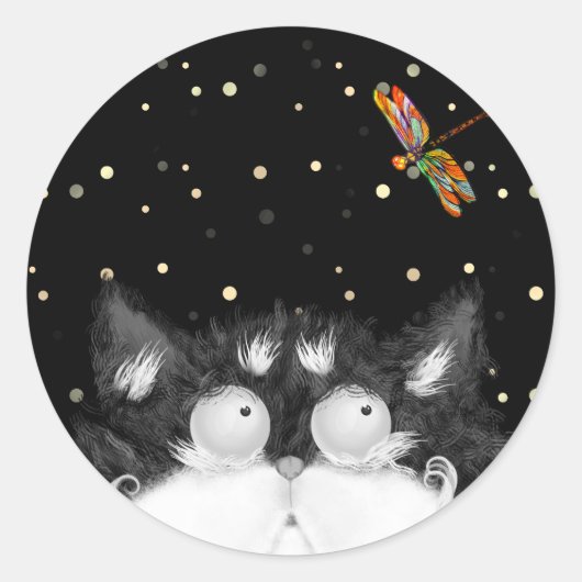 Tuxedo Cat Veroverd door Dragonfly Ronde Sticker (Voorkant)