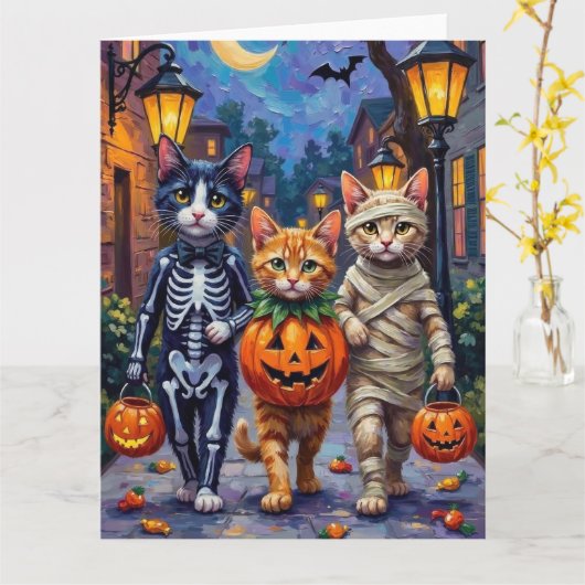 Tuxedo Cats Trick-or-Treating in Halloween Costume Kaart (Gele Bloem)