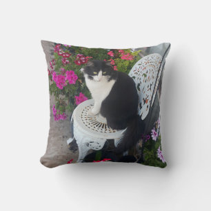 Tuxedo kat Cute met mooie bloemen Zwarte katten Kussen