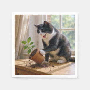 Tuxedo Kat die een Potted House Plant omver werpt Servet
