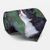 Tuxedo-kat die op sneeuwvlokken kijkt, schildert stropdas (Opgerold)