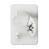 Tuxedo-kat in het toilet badmat (Voorkant Verticaal)