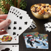 Tuxedo Kat Lopen in Sneeuw met Kerstmuts Pokerkaarten (Insitu)
