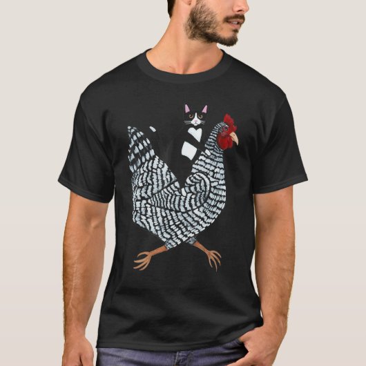 Tuxedo kat op een kip meme t-shirt (Voorkant)