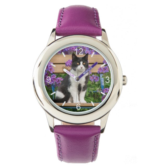 Tuxedo-kat op een tuinstoel met bloemen horloge (Voorkant)