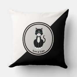 Tuxedo Kat op Zwart en Wit Kussen