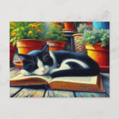 Tuxedo Kat Slapen op een Boek Tuin Schilderij Briefkaart (Voorkant)
