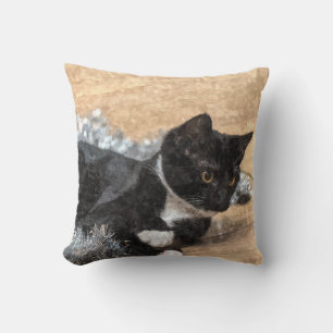 Tuxedo Kitten Tinsel en Lichten Painterly Kussen