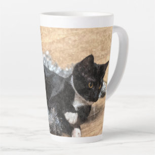 Tuxedo Kitten Tinsel en Lichten Painterly Latte Mok