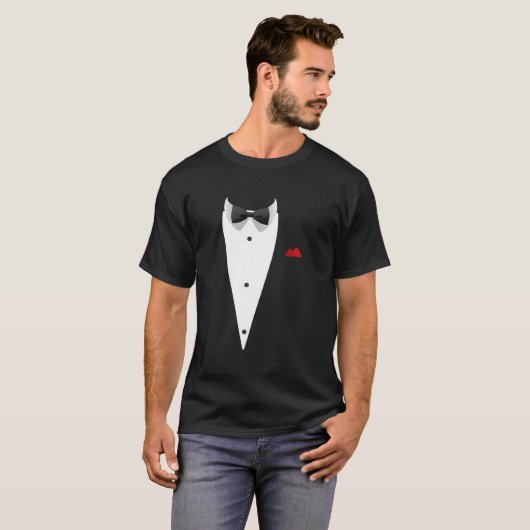 Tuxedo met bowtie voor bruiloft en speciale gelege t-shirt (Voorkant volledig)
